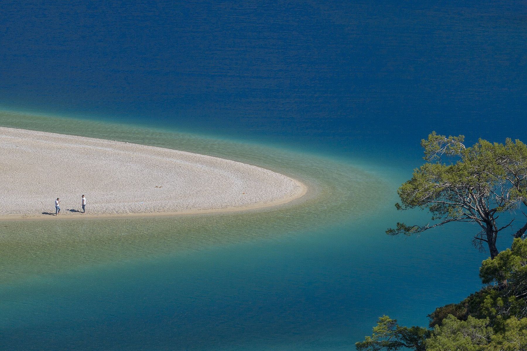 The Ölüdeniz sandbar